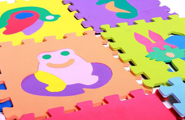 Thảm ghép cho bé tập bò